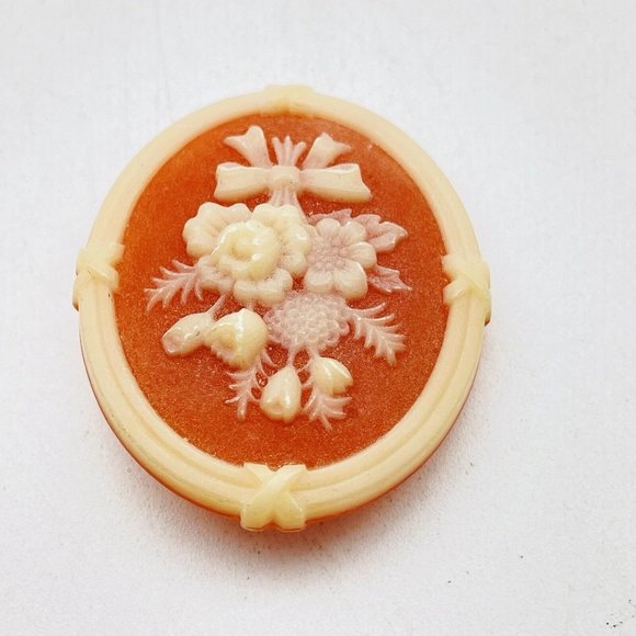 Avon Signed Cameo Style Pin Flower Bouquet Acrylic Nature Garden Trees Floral - Picture 3 of 7